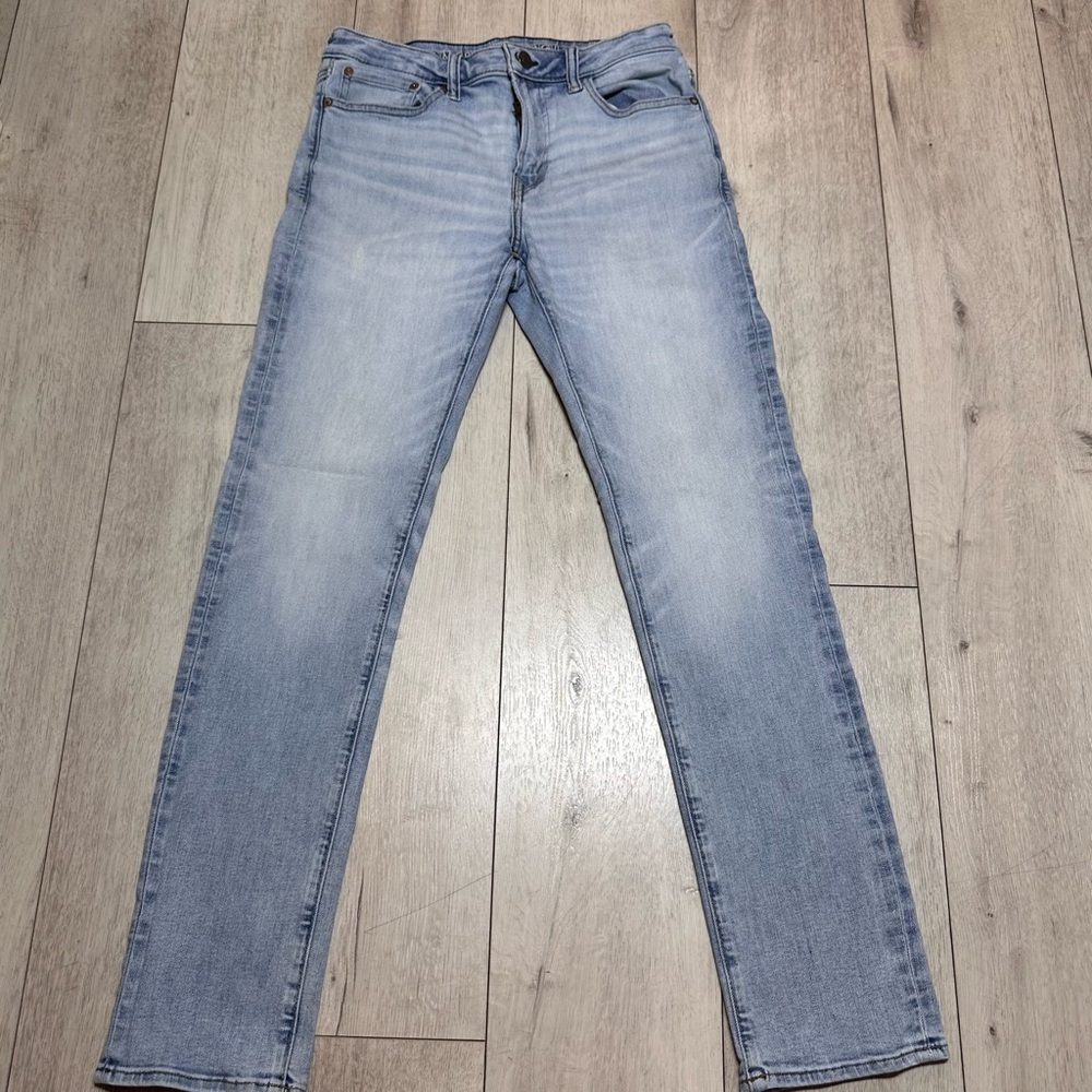 American Eagle Outfitters Light Wash Slim straight streetwear Jeans size 32X34